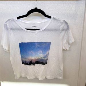 Express Women’s Medium Graphic Tee Crop Top